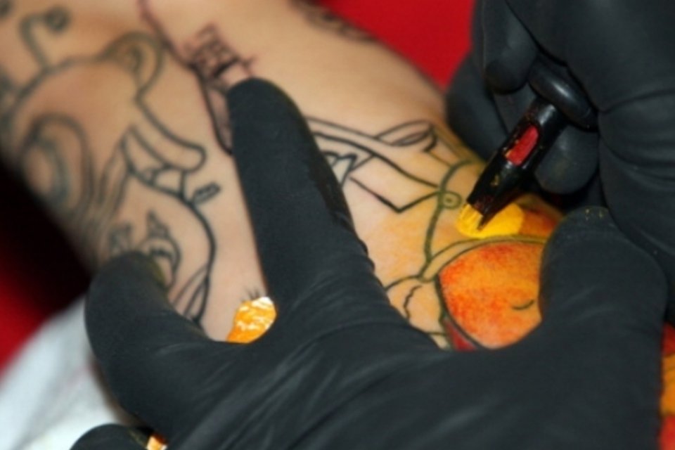 Holandês promete preservar tatuagens dos mortos