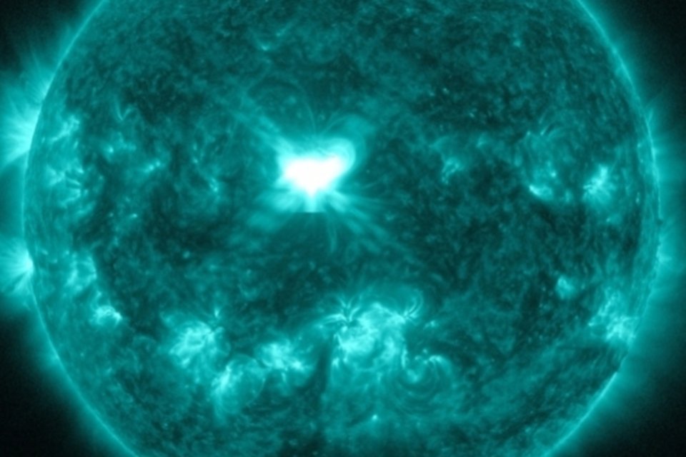 Tempestade solar gigante viaja em direção ao nosso planeta