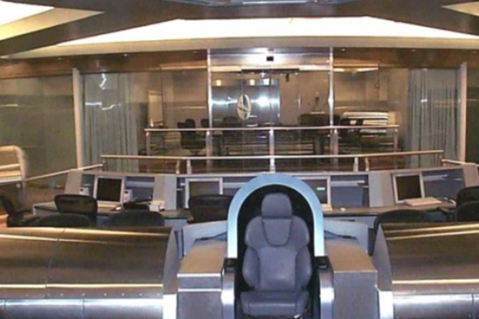 Chefe da NSA construiu réplica da ponte de comando da USS Enterprise em agência do exército