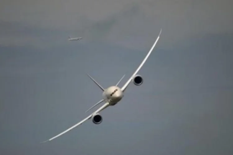 787 (AFP)