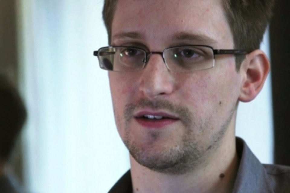 Legisladores interrogarão editor de jornal por vazamentos de Snowden