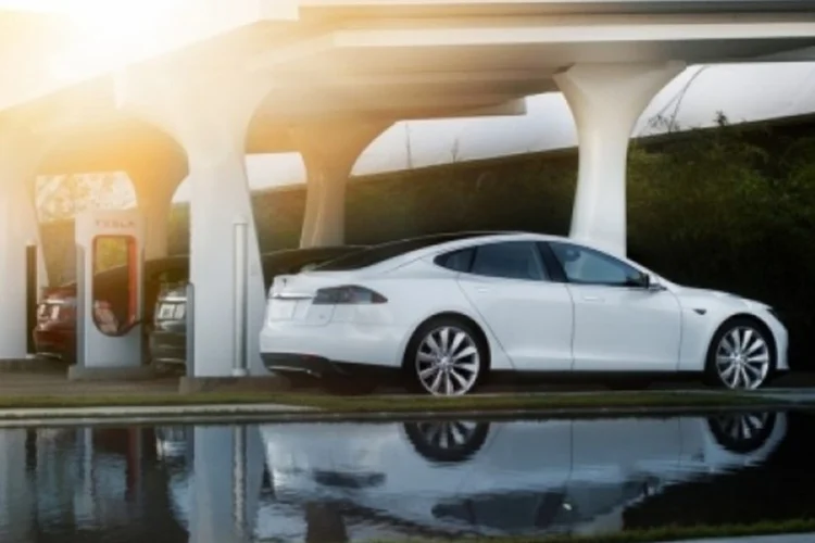 Tesla (Divulgação)