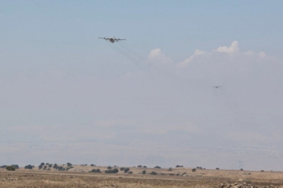 Israel abate avião militar sírio e diz que caça violou espaço aéreo