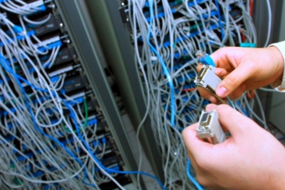 Regulador mexicano abre investigação sobre monopólio de internet