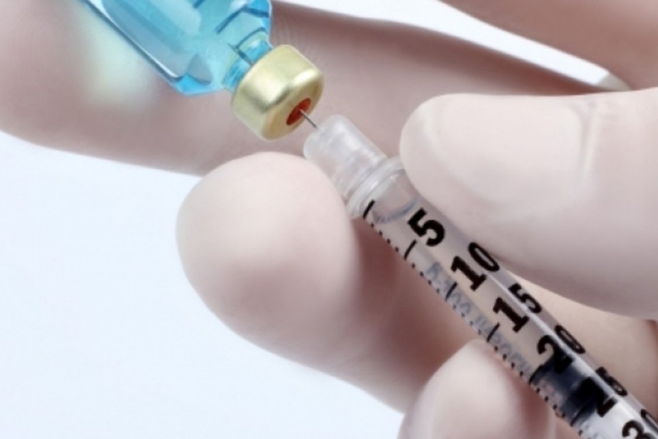 Testes clínicos de vacina contra o ebola são retomados em Genebra