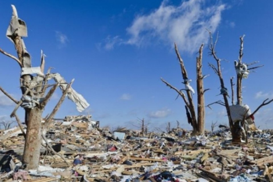 Tornados nos EUA deixam 13 mortos