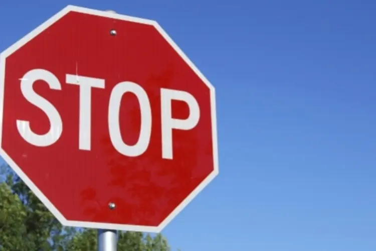 Stop Sign (Reprodução)