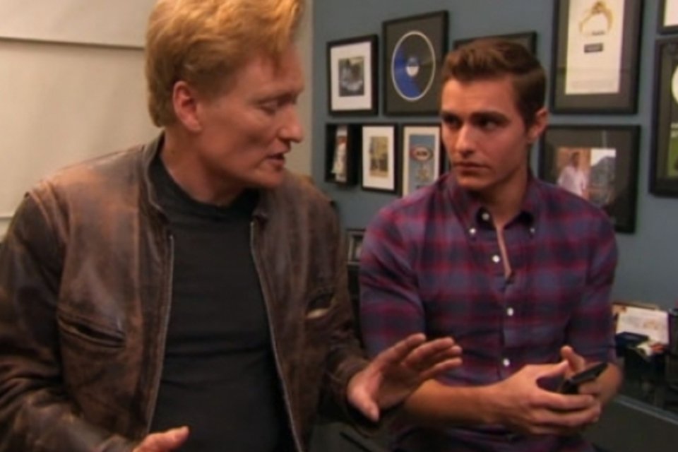 Conan  OBrien e Dave Franco criam perfis falsos no Tinder