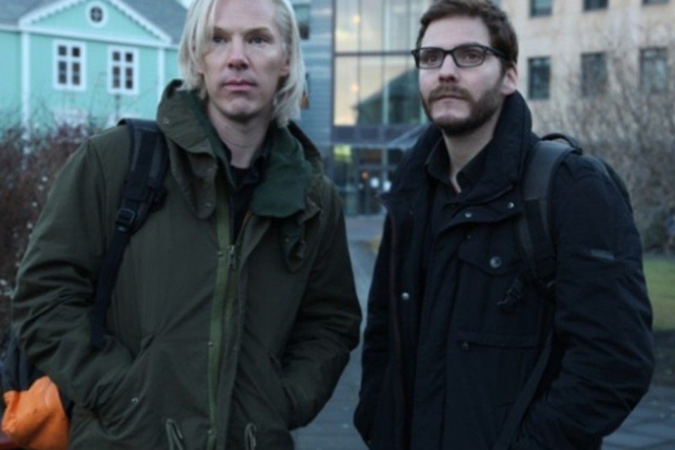 Divulgado primeiro trailer de filme sobre Julian Assange