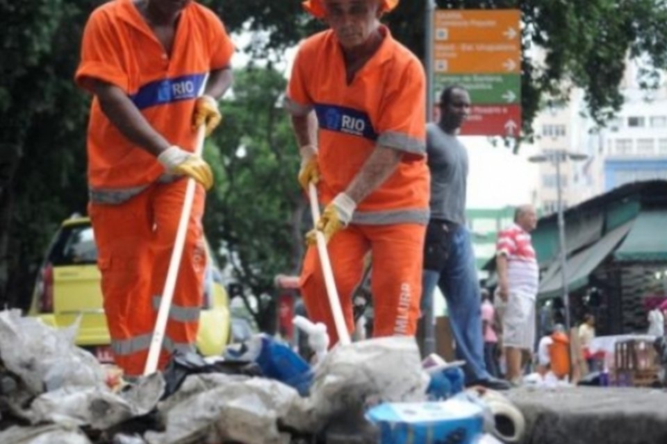 Programa Lixo Zero já aplicou mais de 57 mil multas no RJ em um ano