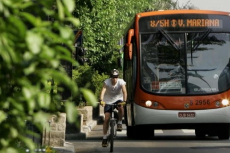 Código QR mostra localização de ônibus em SP