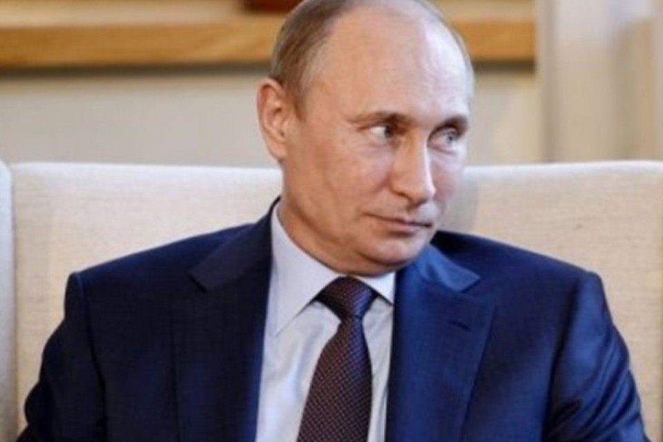 Putin: Rússia "nunca entrega ninguém"