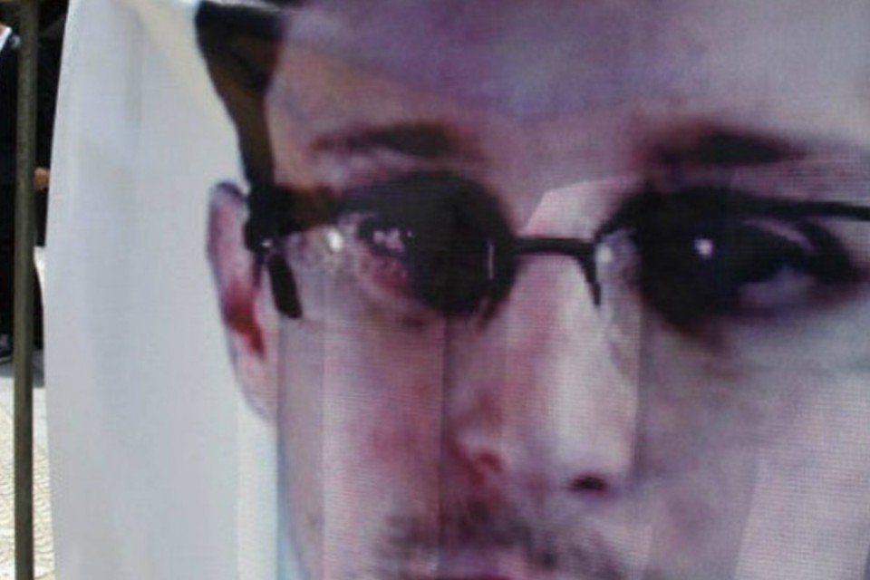Snowden não deixará aeroporto de Moscou, diz advogado