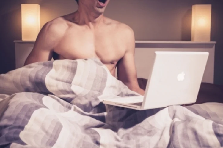 porn ( lofilolo / iStock)