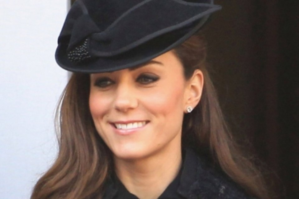 Jornal britânico grampeou telefone de príncipe Harry e Kate Middleton