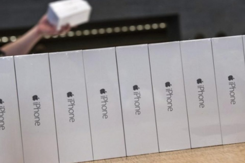 Apple bate recorde e vende 10 milhões de iPhone 6 em três dias