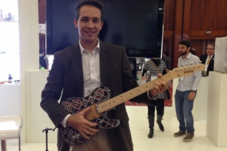 Guitarra (Lucas Agrela)