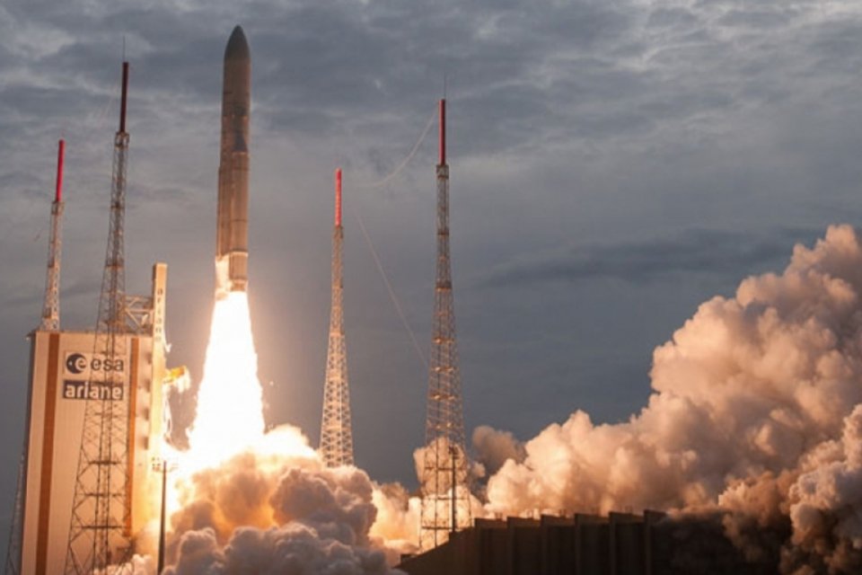 Foguete é lançado da Guiana com satélite que cobrirá o Brasil