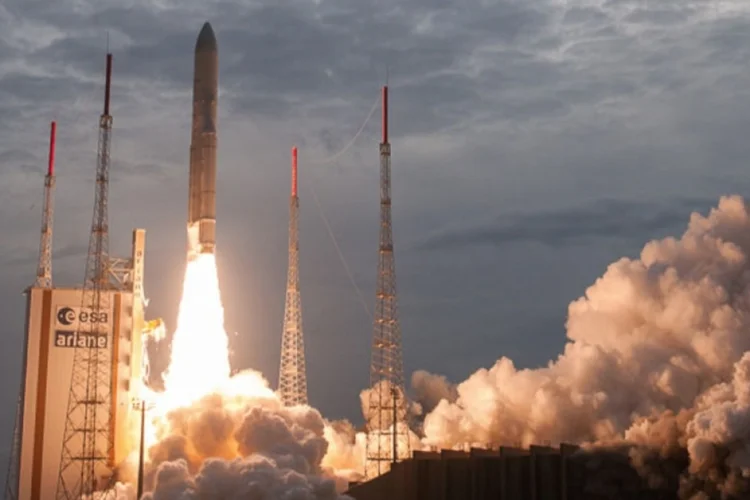 Foguete Intelsat (Divulgação)