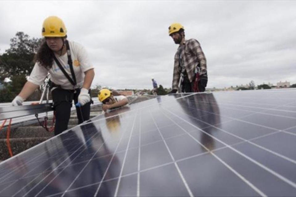 Escola na periferia de São Paulo recebe painéis de energia solar