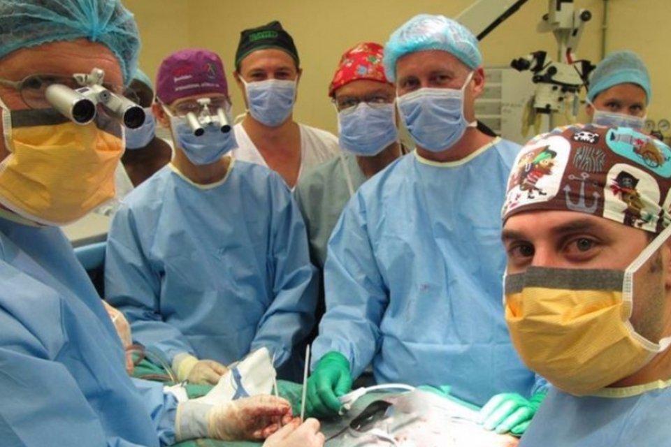 Paciente que recebeu primeiro transplante de pênis será pai