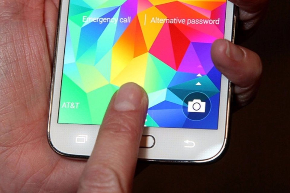 Samsung investiga suspeita de violação do sistema de biometria do Galaxy S5