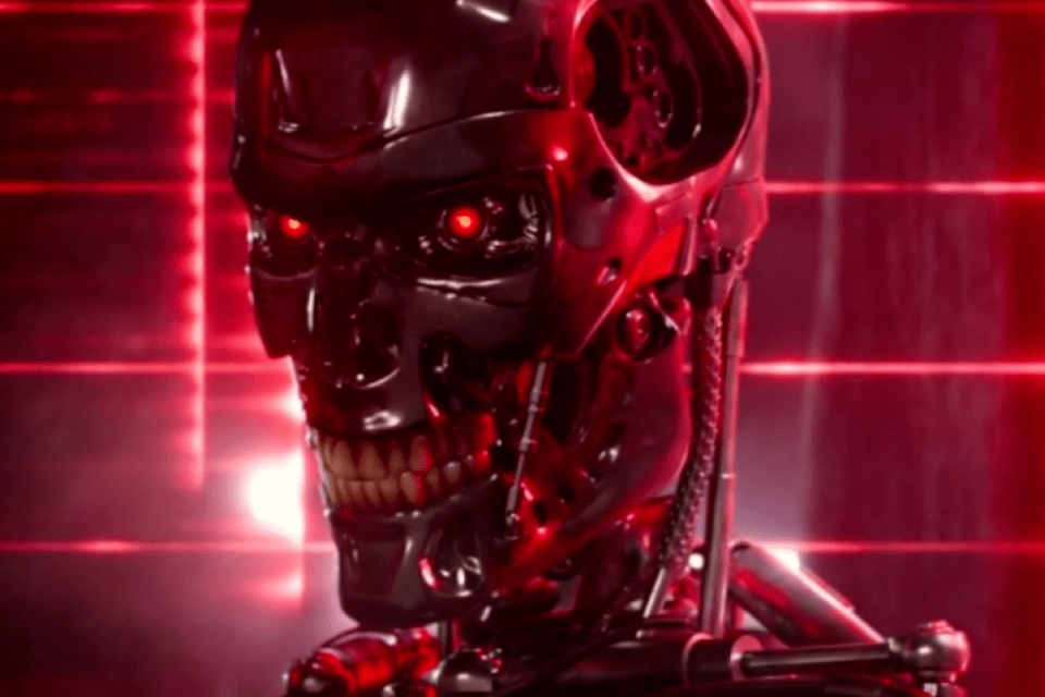 Schwarzenegger luta contra ele mesmo em trailer de novo Exterminador do Futuro