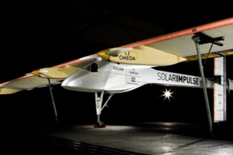 Decolagem do avião Solar Impulse no Japão é cancelada por mau tempo
