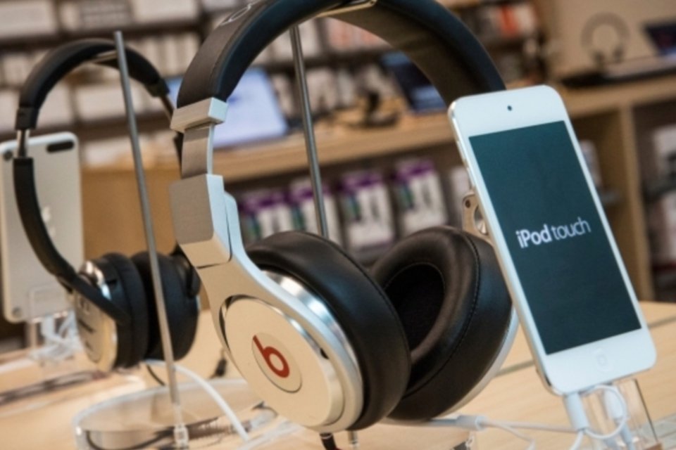 Apple estaria pedindo que gravadoras tirem suas músicas do Spotify, diz site