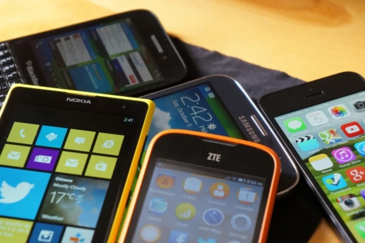 Smartphones (Jon Fingas / Creative commons)