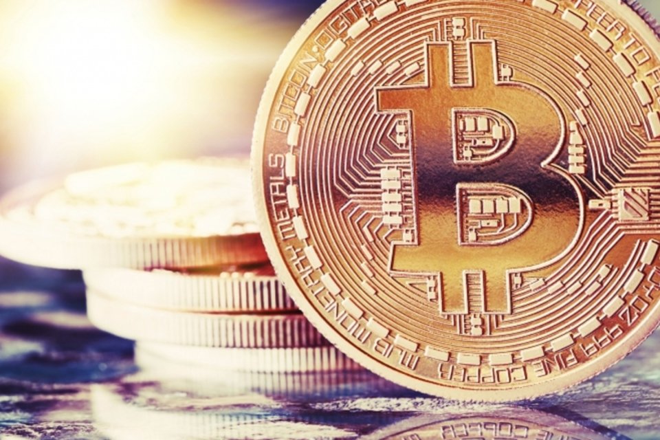 Bitcoin atinge 16 mil dólares e chega ao maior valor em quase três anos