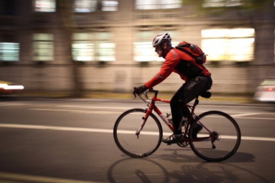 Londres cria sistema inteligente para melhorar trânsito de ciclistas