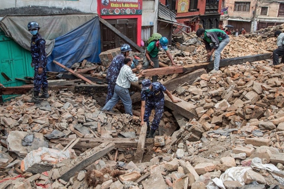 Radar de batimentos cardíacos da NASA ajuda a resgatar 4 homens soterrados no Nepal