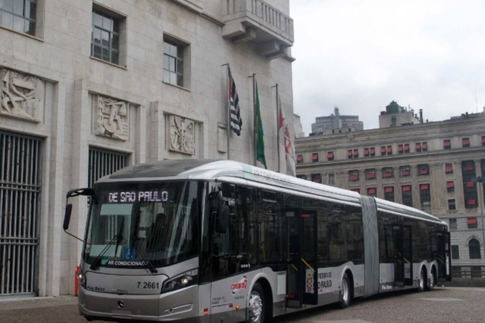 Novos ônibus de São Paulo terão Wi-Fi e tomadas para recarga de celulares