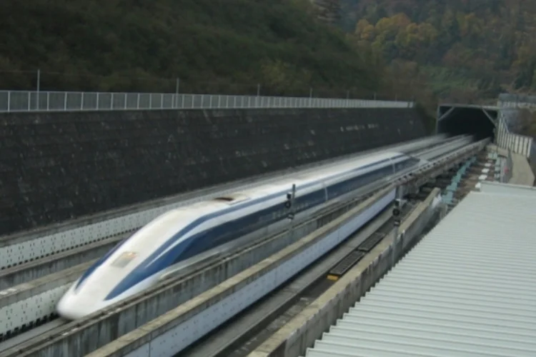 Trem (Wikimedia Commons)