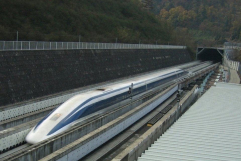 Trem de levitação magnética bate novo recorde de velocidade no Japão