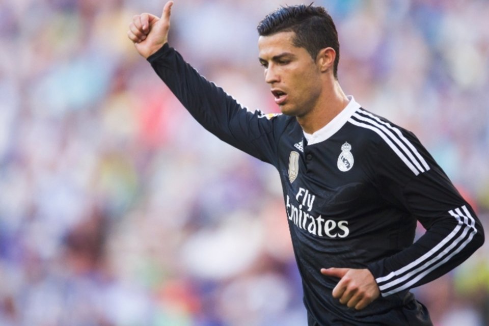 Astrônomos dão nome inspirado em jogador Cristiano Ronaldo a nova galáxia