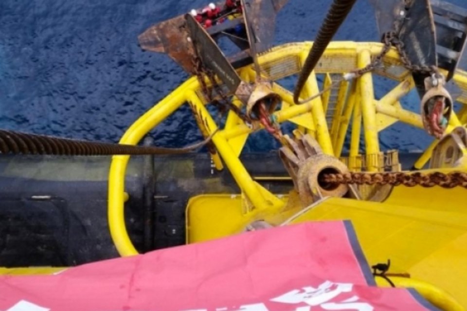 Ativistas do Greenpeace ocupam plataforma da Shell no Pacífico