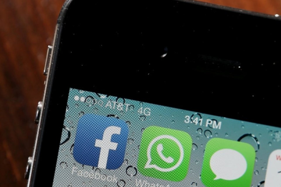 Facebook planeja oferecer WhatsApp como canal de comunicação entre lojas e clientes