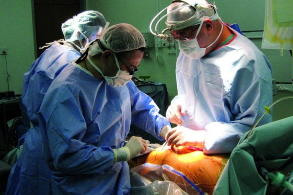 Primeiros transplantes de útero serão feitos no Reino Unido