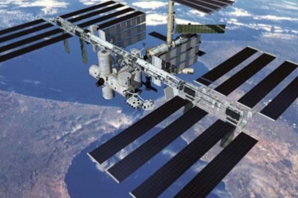Após quase 200 dias, astronautas deixam a Estação Espacial Internacional
