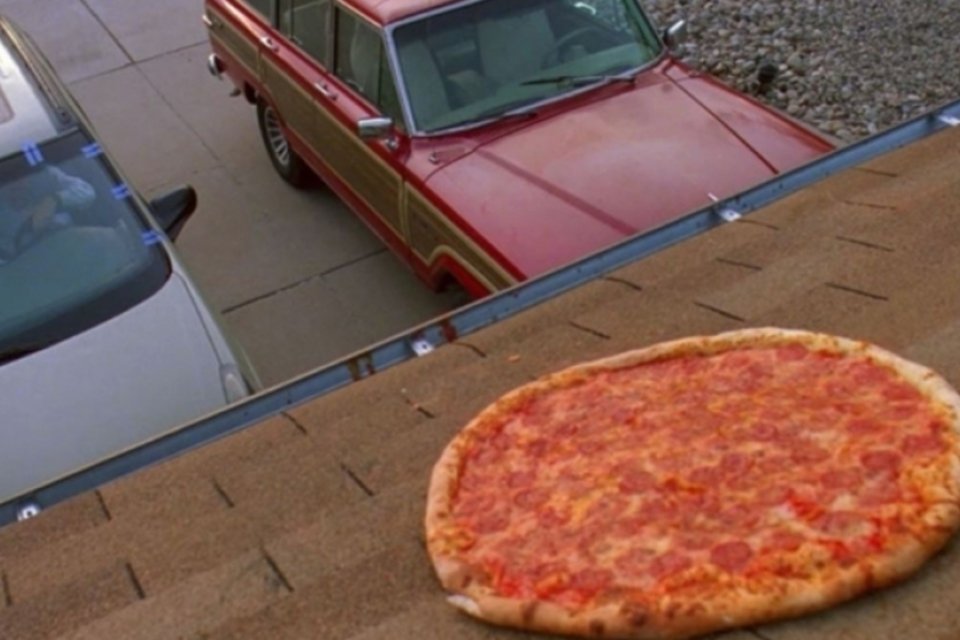 Criador de Breaking Bad pede que fãs parem de jogar pizzas na "casa" de Walter White