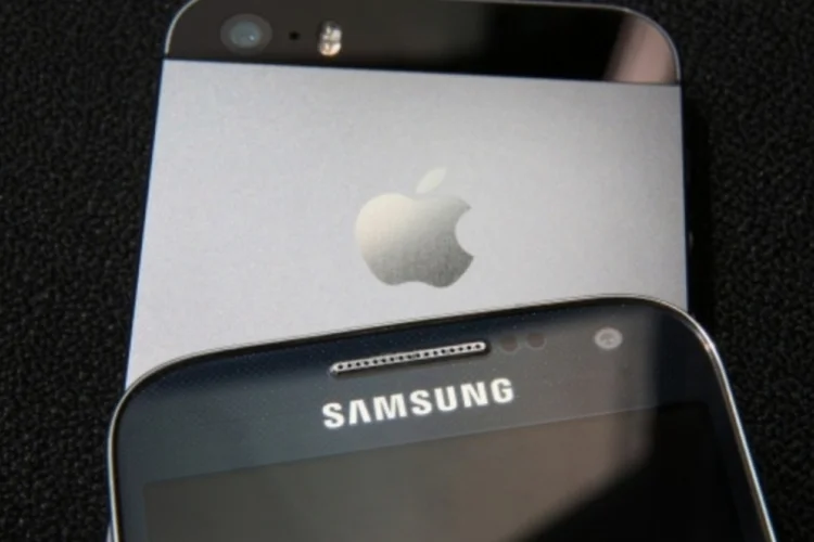 Apple vs. Samsung (Peter Macdiarmid/GettyImages)