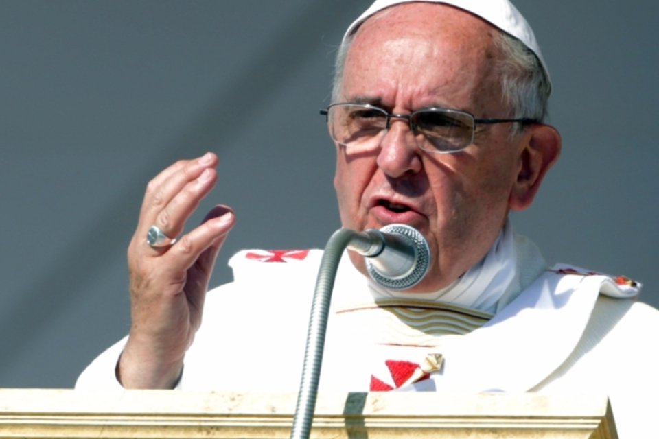 Papa pede proibição global de armas nucleares em aniversário de bombardeio de Nagasaki