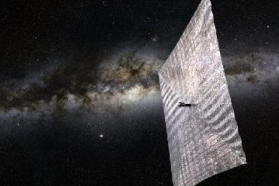 Espaçonave movida a radiação solar perde contato com a Terra