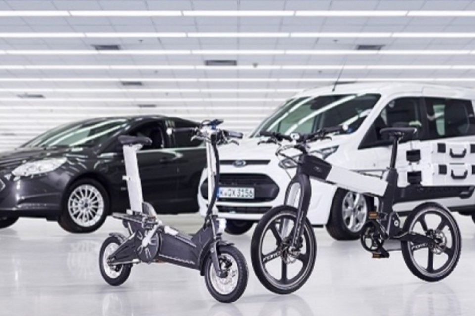 Ford apresenta duas bicicletas elétricas com integração com iPhone 6