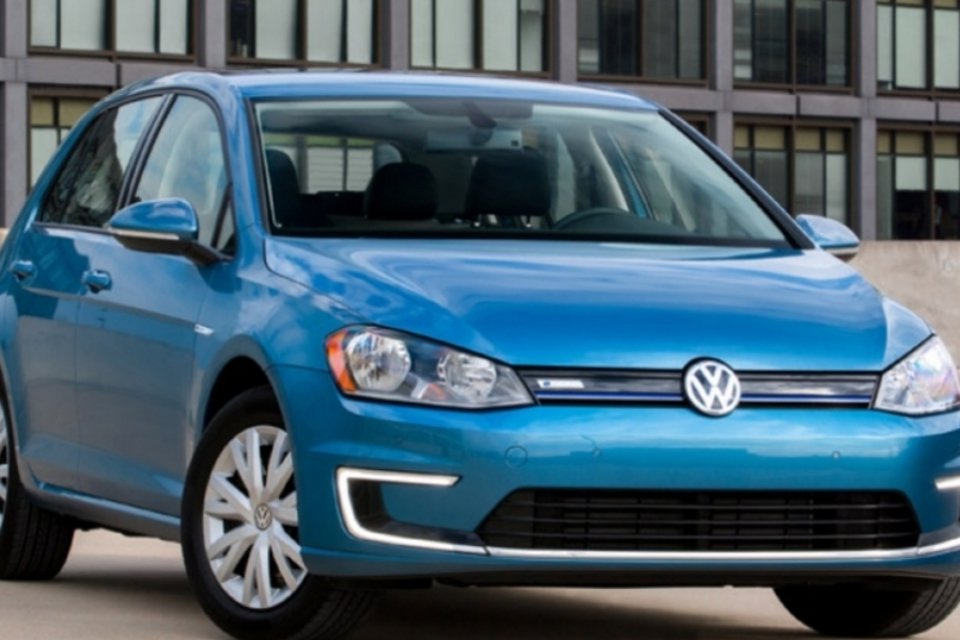 Volkswagen apresenta edição limitada de Golf elétrico 2015