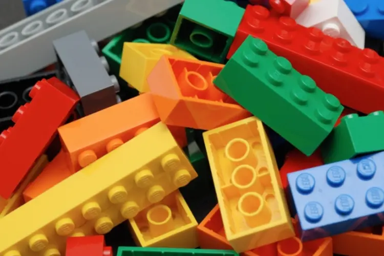 Lego (Wikimedia)