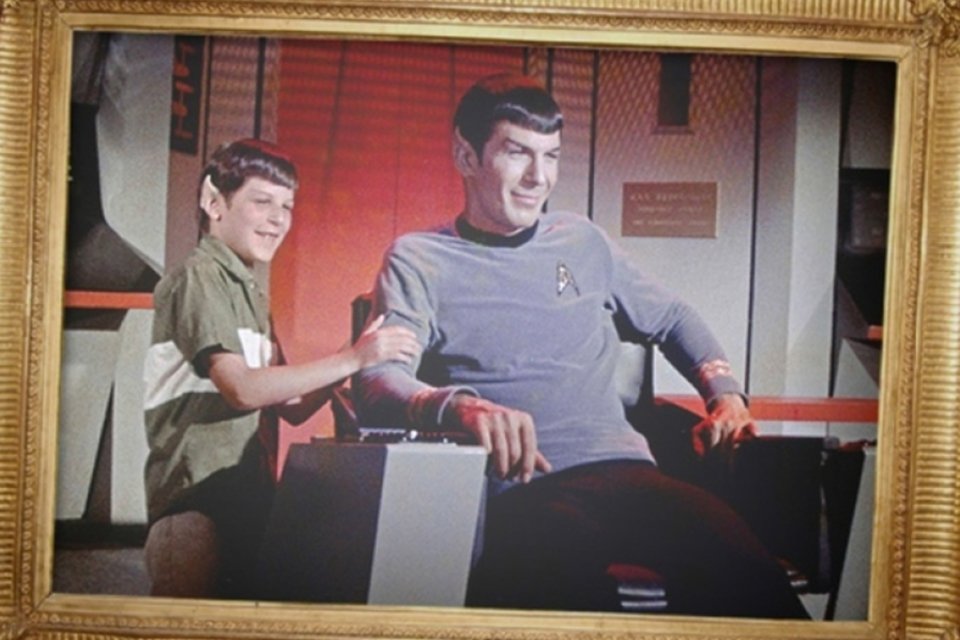 Filho de Leonard Nimoy bate meta no Kickstarter para produzir filme sobre Spock