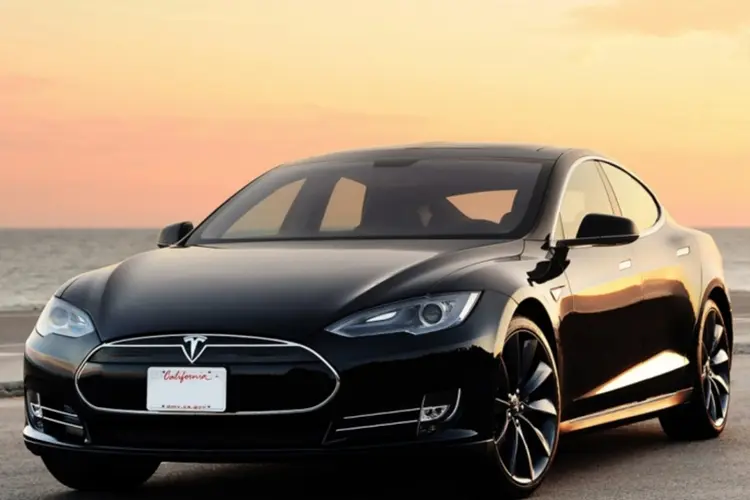 Tesla Model S (Divulgação)